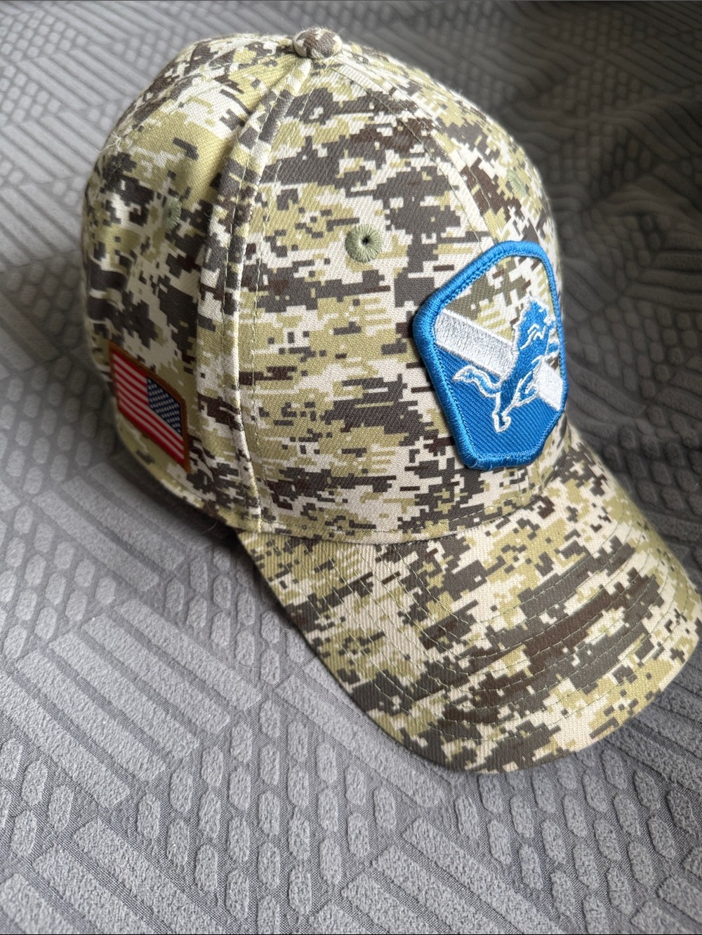 New Era Detroit Lions Salute to Service Camo Baseball Hat with Flag Patch